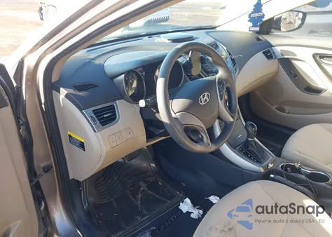 2016 Hyundai Elantra Se z USA, uszkodzony, nr VIN 5NPDH4AE1GH668060